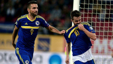 标题：博尔顿5-1血洗斯蒂文尼奇，一场英甲季后赛争夺中的大屠杀