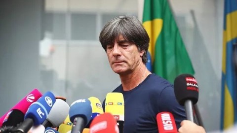 原创文章，标题与正文如下：