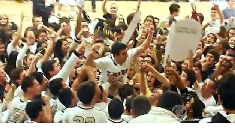 温哥华白浪补时绝杀科罗拉多急流，克雷拉奇替补建功2-1逆转