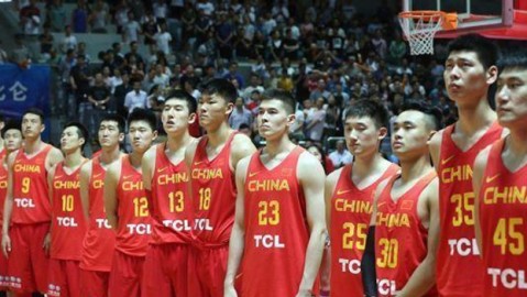数据来源：FIBA官方新华社北京青年报搜狐体育，截止2026年4月25日。
