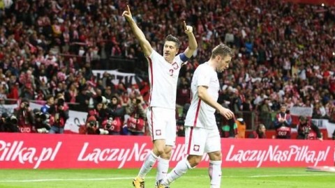 标题：世界杯H组塞内加尔2-1波兰取非洲首胜