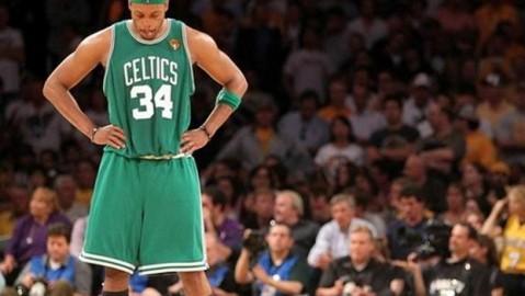 凯尔特人42号球衣风云：麦克格雷戈守护荣耀，霍福德退役悬念牵动绿军心弦