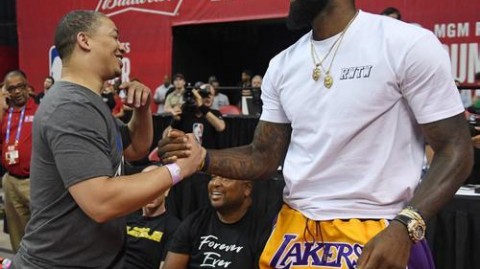 NBA交易后的工资迷雾：当球员被交易到新球队，薪水到底怎么算？