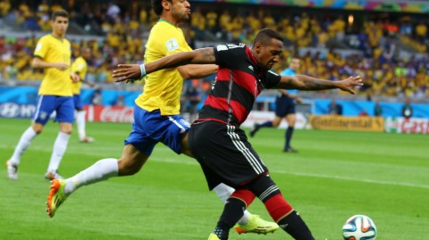 罗纳尔多梅开二度追平纪录 巴西4-1逆转日本